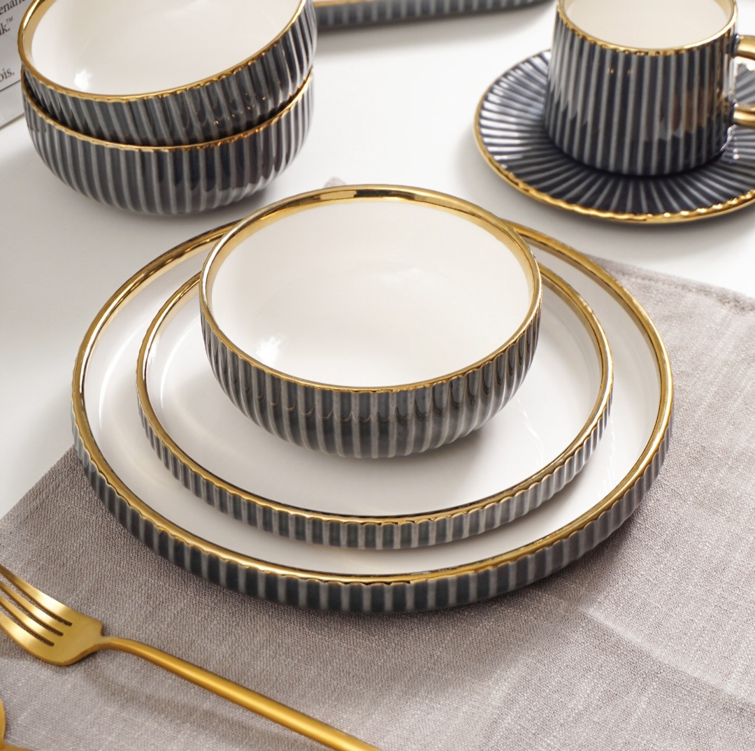 32-Piece Ribbed Gray Ceramic Dinnerware Set with Gold Rim – Modern Luxury Tableware Collection for 6 Persons - Image 2